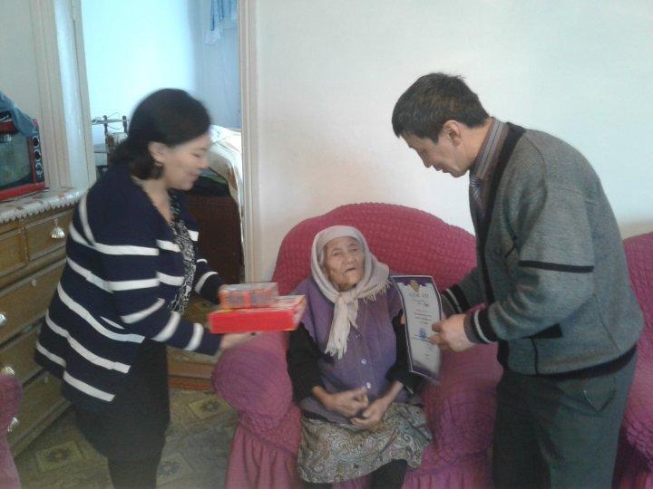 зейнеткер ұстаздарды құттықтау